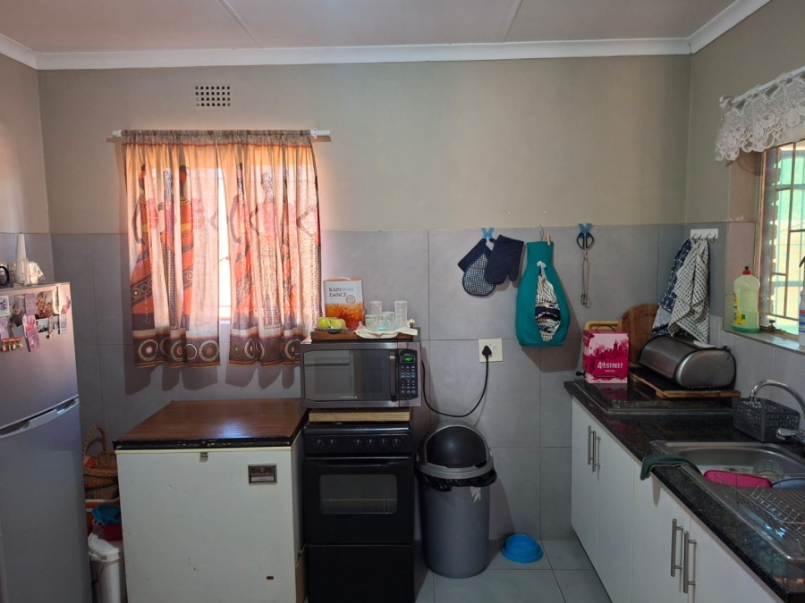 To Let 2 Bedroom Property for Rent in Meiringspark North West